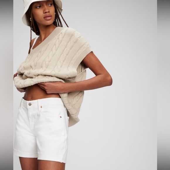 5" Mid Rise Girlfriend Denim Shorts - Picture 3 of 10